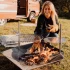 Höfats TRIPLE Table zum Grillen und Kochen auf TRIPLE Feuerstellen.
