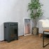 Schwarzer stehender elektrischer Kamin